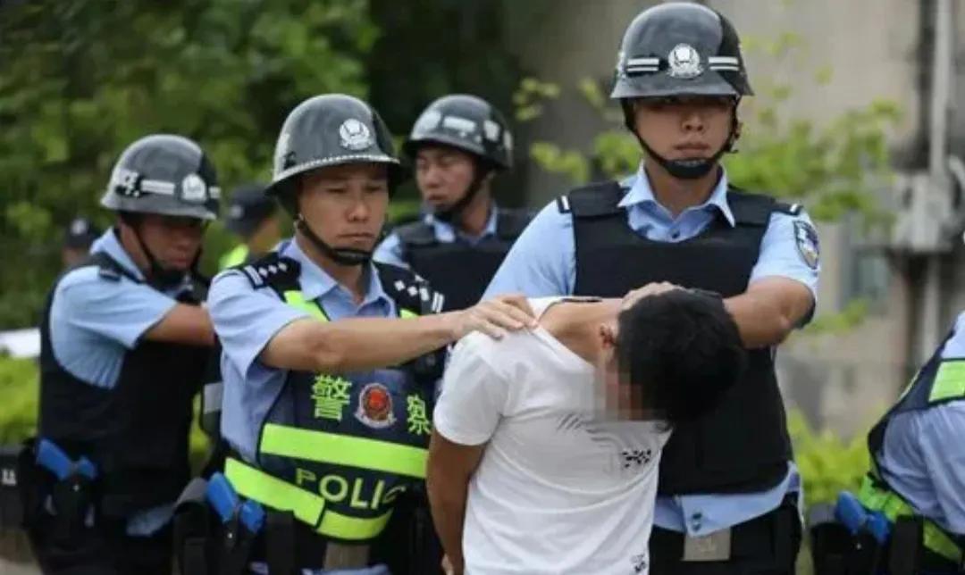 用什么能发现酒店藏的摄像头,酒店里暗藏的摄像头如何发现