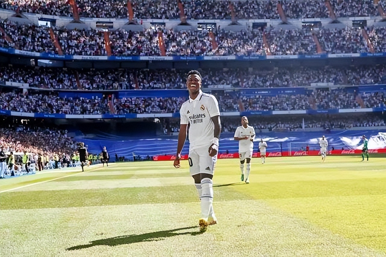 早报切尔西问鼎世俱杯,早报曼联0-1不敌狼队遭遇开门黑