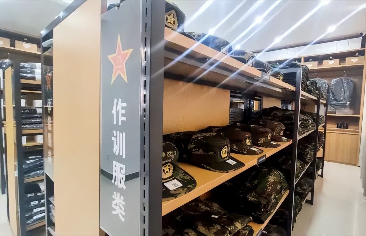 部队被装开箱,部队被装