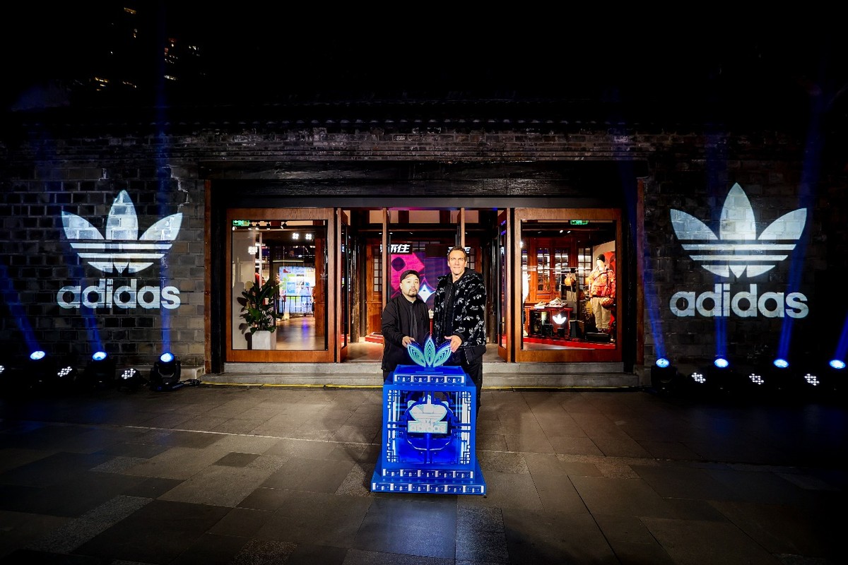 adidas官方旗舰店 三叶草 (adidas三叶草官方旗舰店西安)