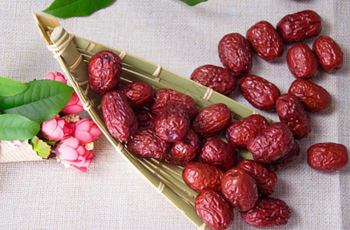 红枣早上吃还是晚上吃补血补气啊,红枣几种既美味又补血做法