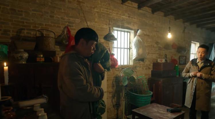 求导演来趟凡间吧，国产剧尽是打几年工能买北京四合院的“穷人”