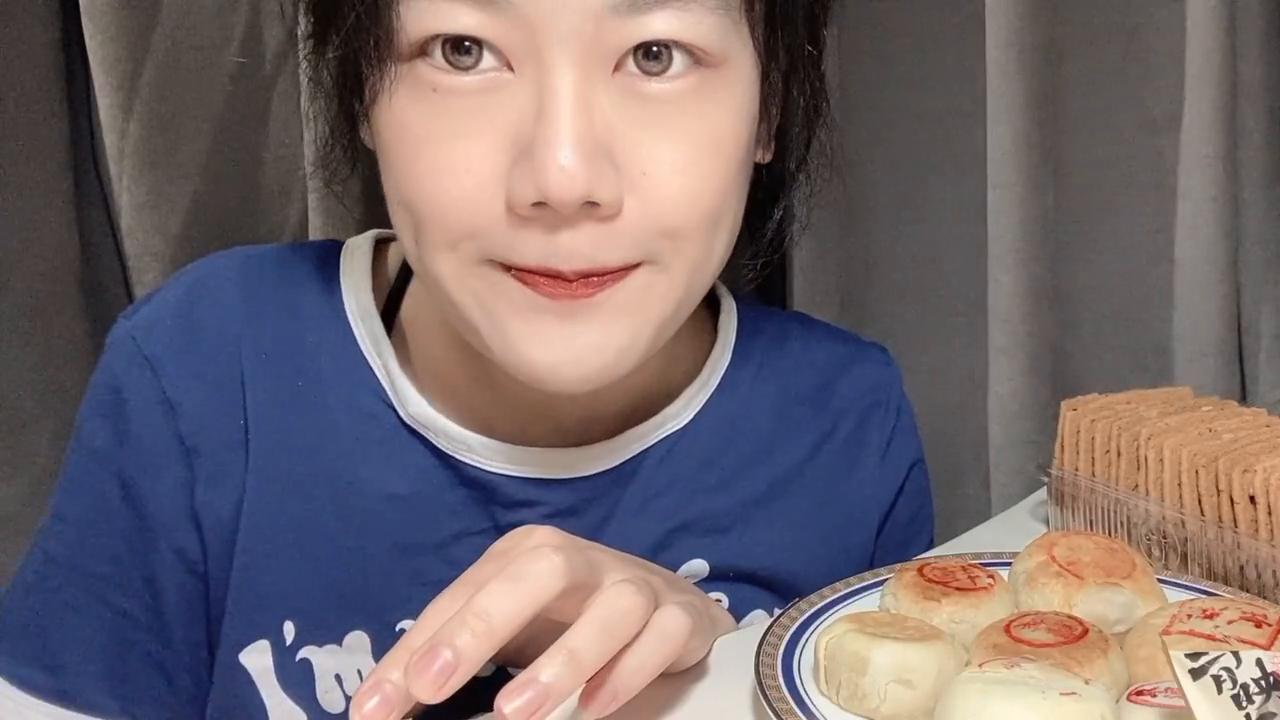 70元能在泸溪河买什么泸溪河月饼测评#美食vlog