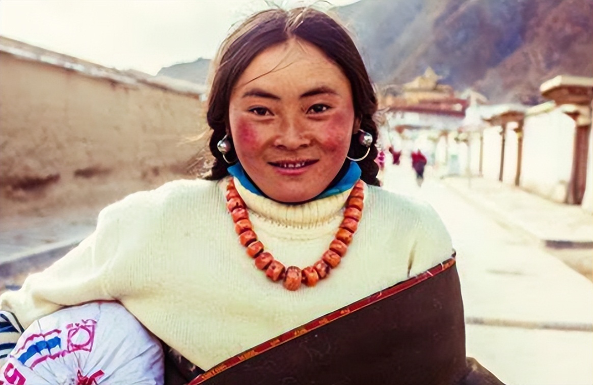 藏族姑娘愿意嫁汉人小伙吗,藏族女人为什么嫁汉人