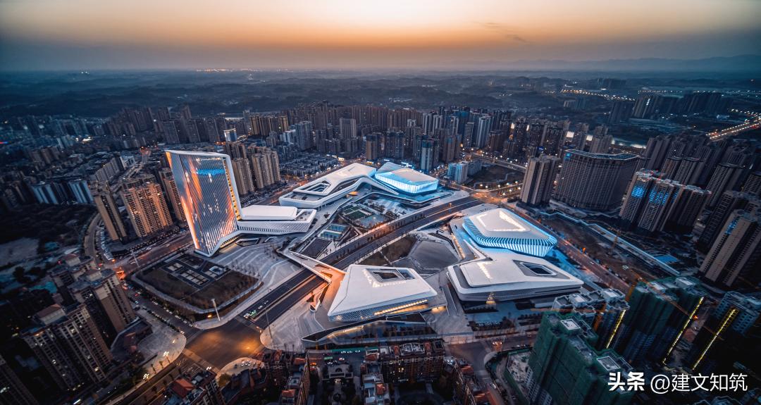 重庆龙兴体育场足球场,成都龙兴足球场