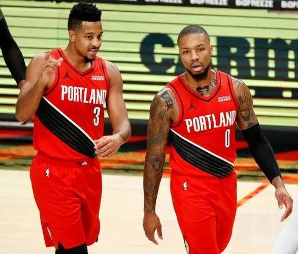 威金斯穆雷利拉德,威金斯顶薪续约