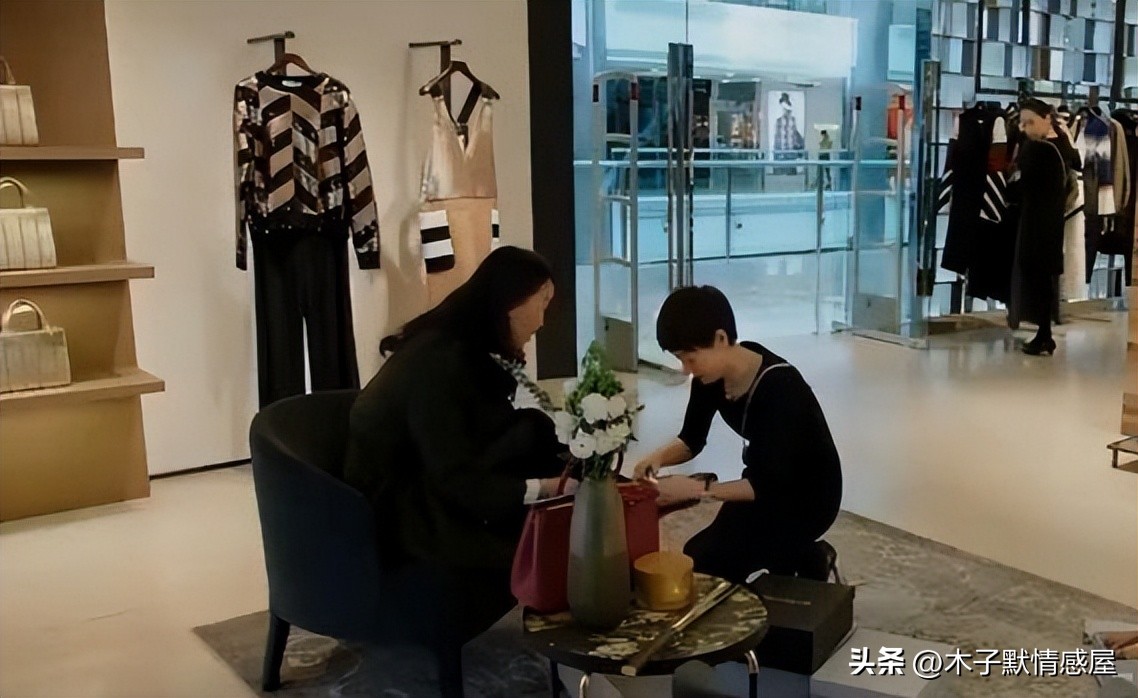 上海富人区保姆5万起步,上海跪式保姆工资