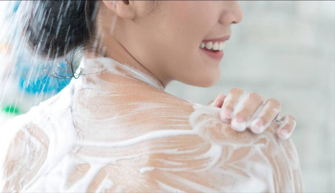 女性洗澡不注意，容易得妇科病？别害羞，洗澡时要学会观察4处