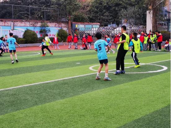 看“球星”云集,问谁与争锋—宜宾五中“校园杯”球类比赛开始啦