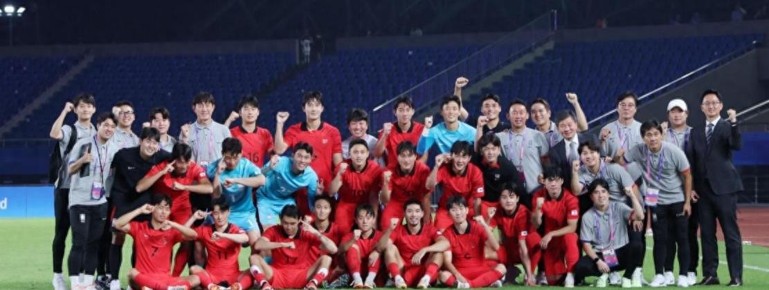 国足门将韩佳奇超燃集锦,国足vs韩国吐槽