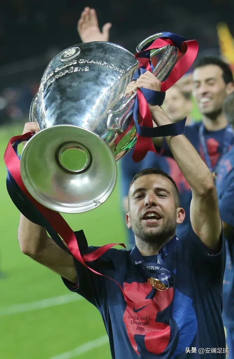 告别11年红蓝生涯！巴萨传奇离队，留下永恒的足迹