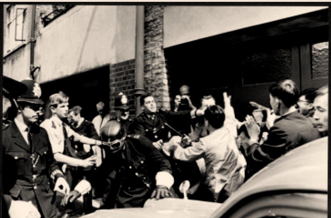 日军侵华兽行,日军当着国军的面杀俘虏