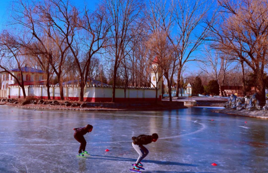 滑冰玩雪,滑冰场旅游
