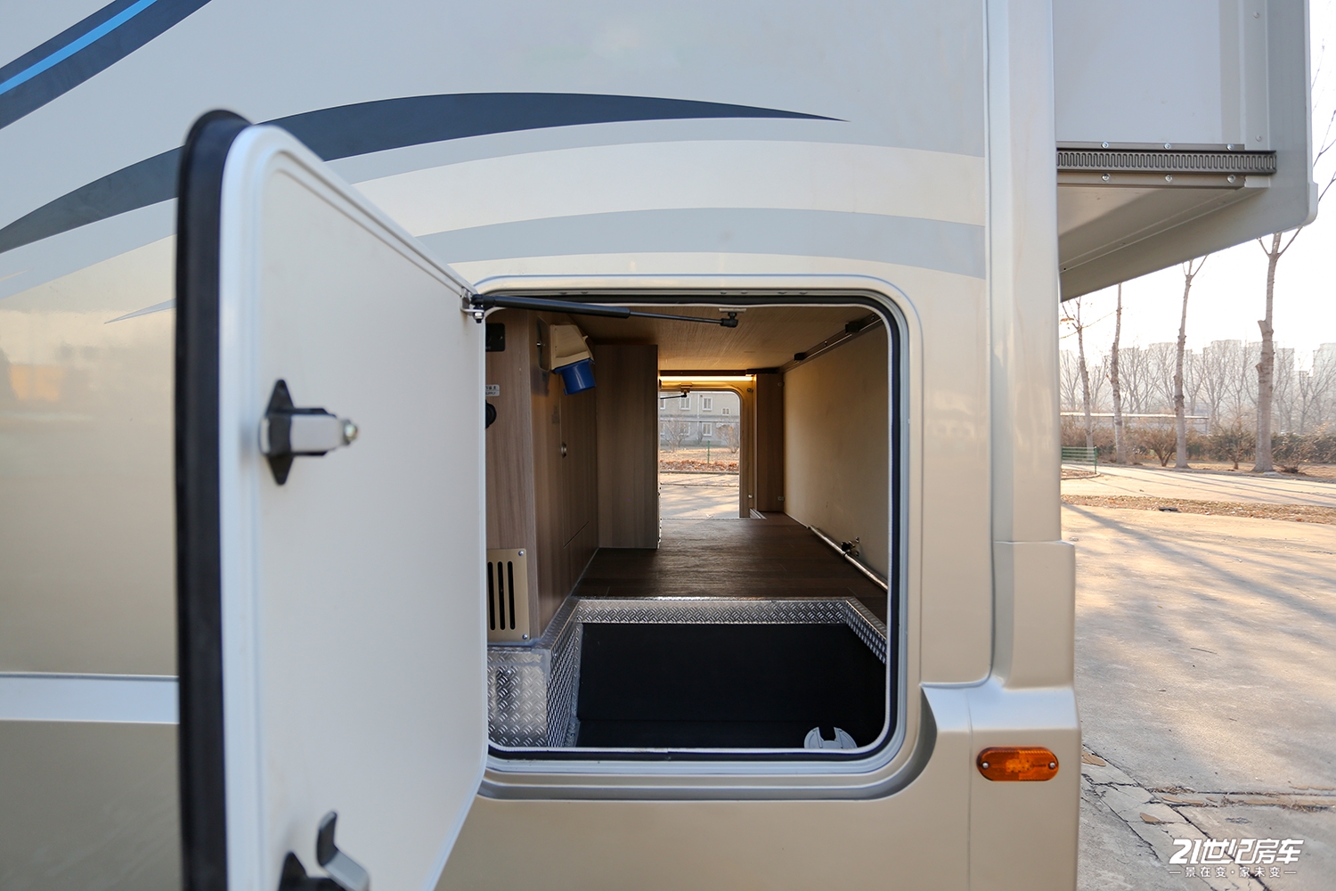 中天自行式c型驭风房车价格,中天领航者三拓展房车