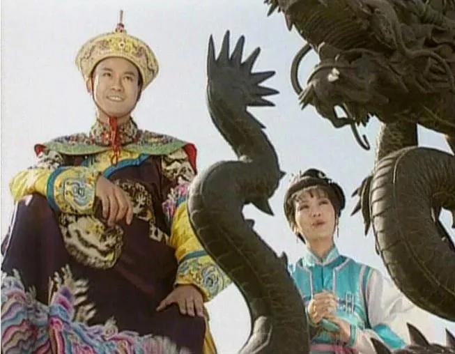 他红了30年和妻子分居却零绯闻,她红了之后