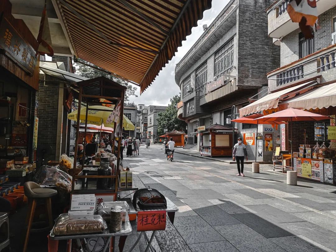 奇了怪了，究竟是什么宝地让广州老饕们也净爱往这钻？