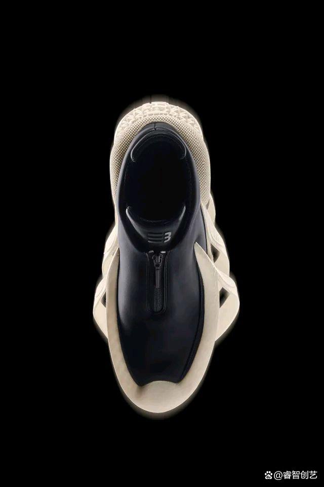饥饿营销？NAMESAKE首款鞋履，造型前卫与可回收材质，日产三双