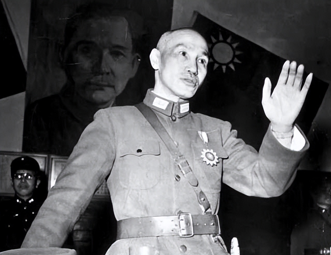 张学良死后宋美龄给他送了几个字,张学良被软禁宋美龄为他做过什么