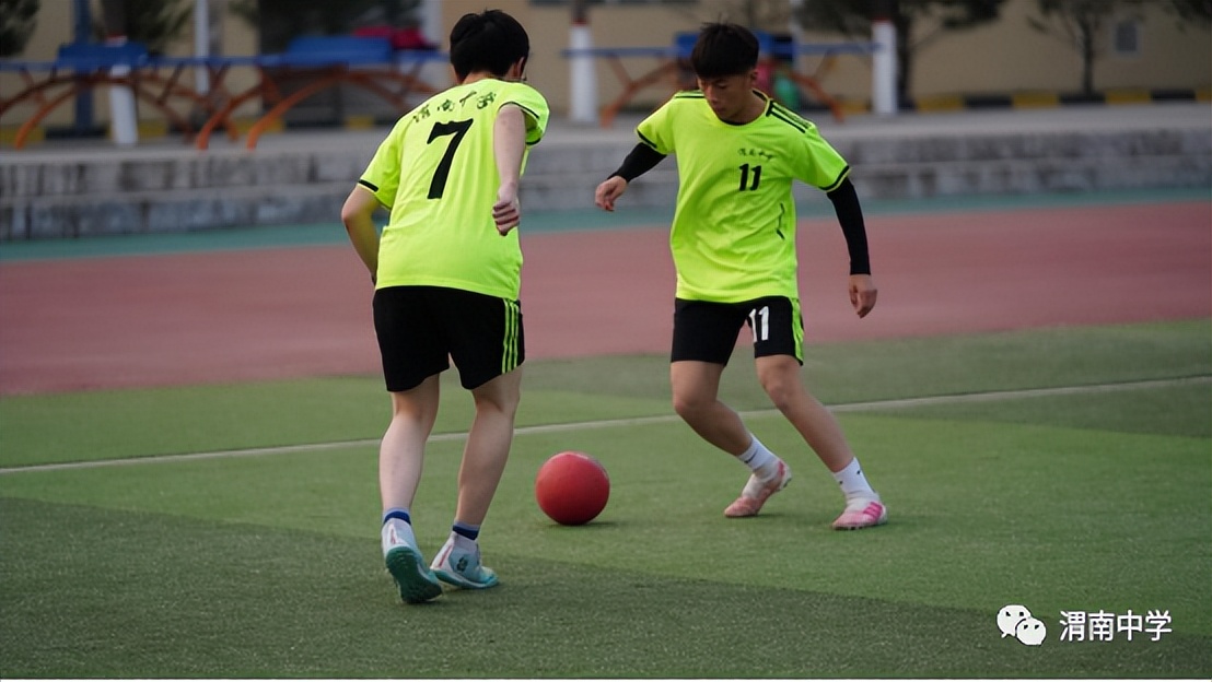 足球社团活动照片,渭南中学舞蹈社