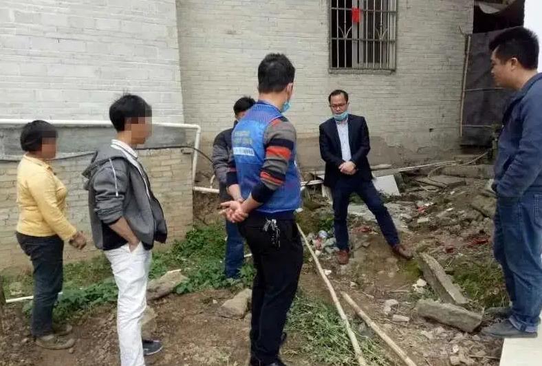 农民被警察抓走了后续,陕西一村民被查处