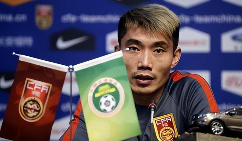 国足0比1卡塔尔韦世豪表现,“退钱哥”：国足踢得丑陋且讽刺