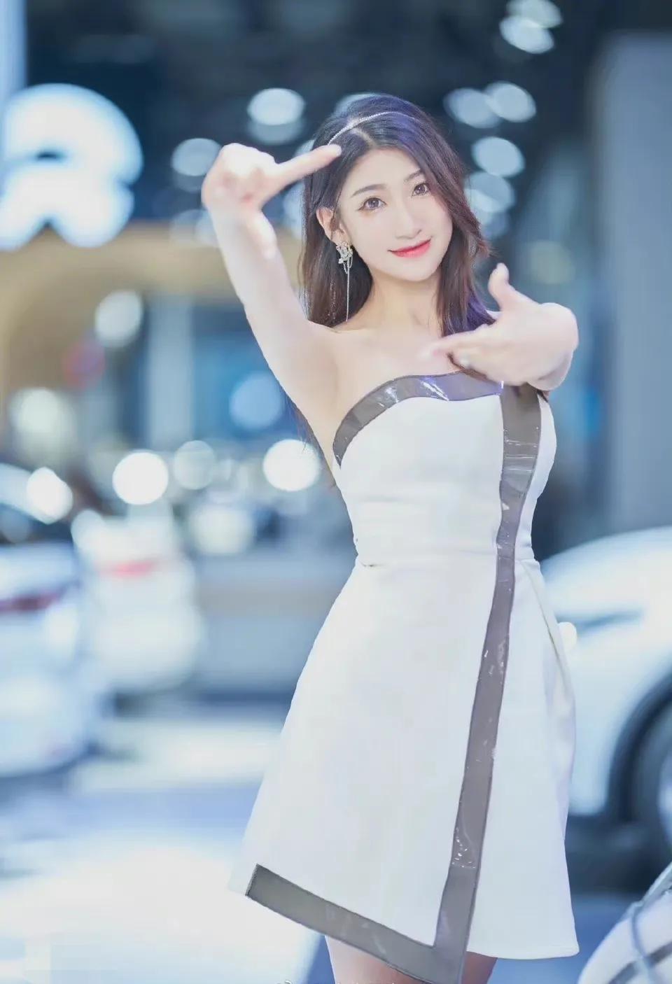 最有亲和力的车模,兄弟们帅车集合