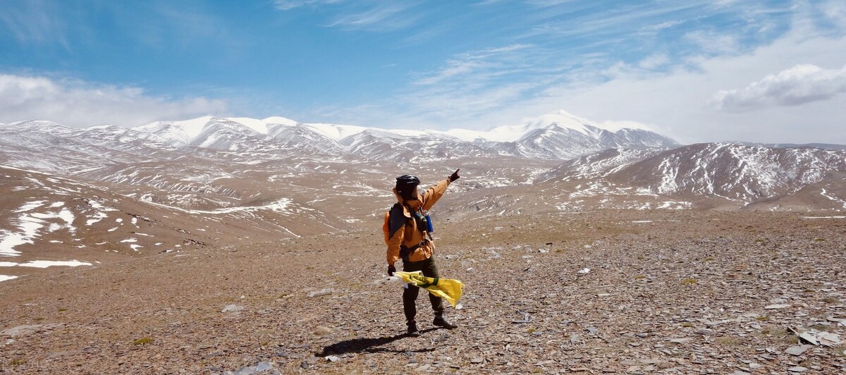 羽绒服和冲锋衣哪个更好,羽绒服和冲锋衣哪个比较实用