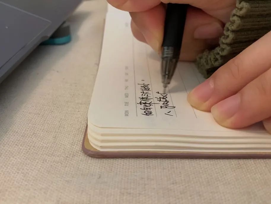 新手怎么做自媒体写作工作呢,怎么在自媒体上写作赚钱