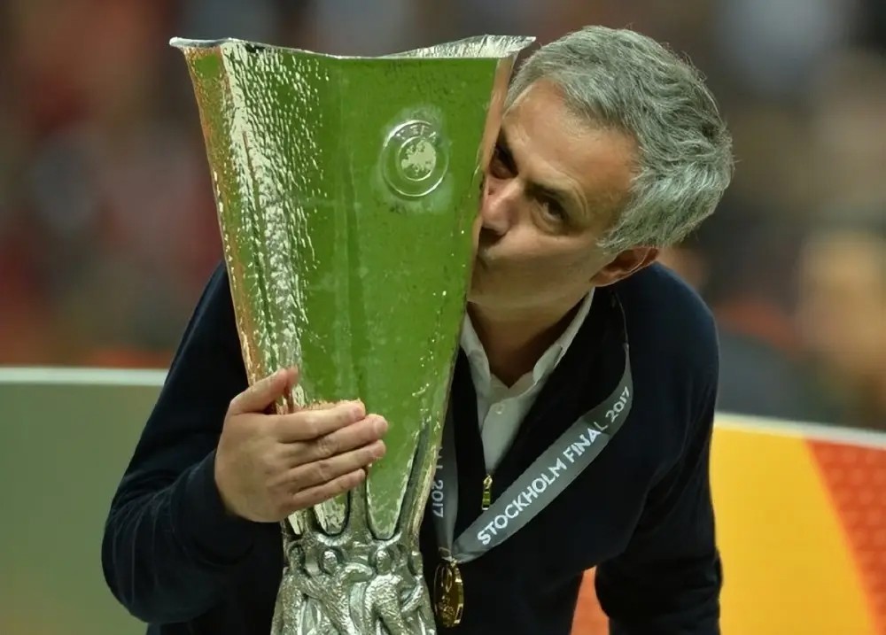 穆里尼奥背部纹身,穆里尼奥新纹身