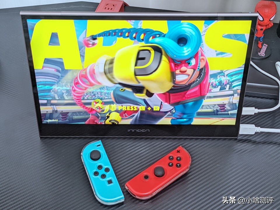 一千多元的oled屏幕手机,一千多的oled便携显示器