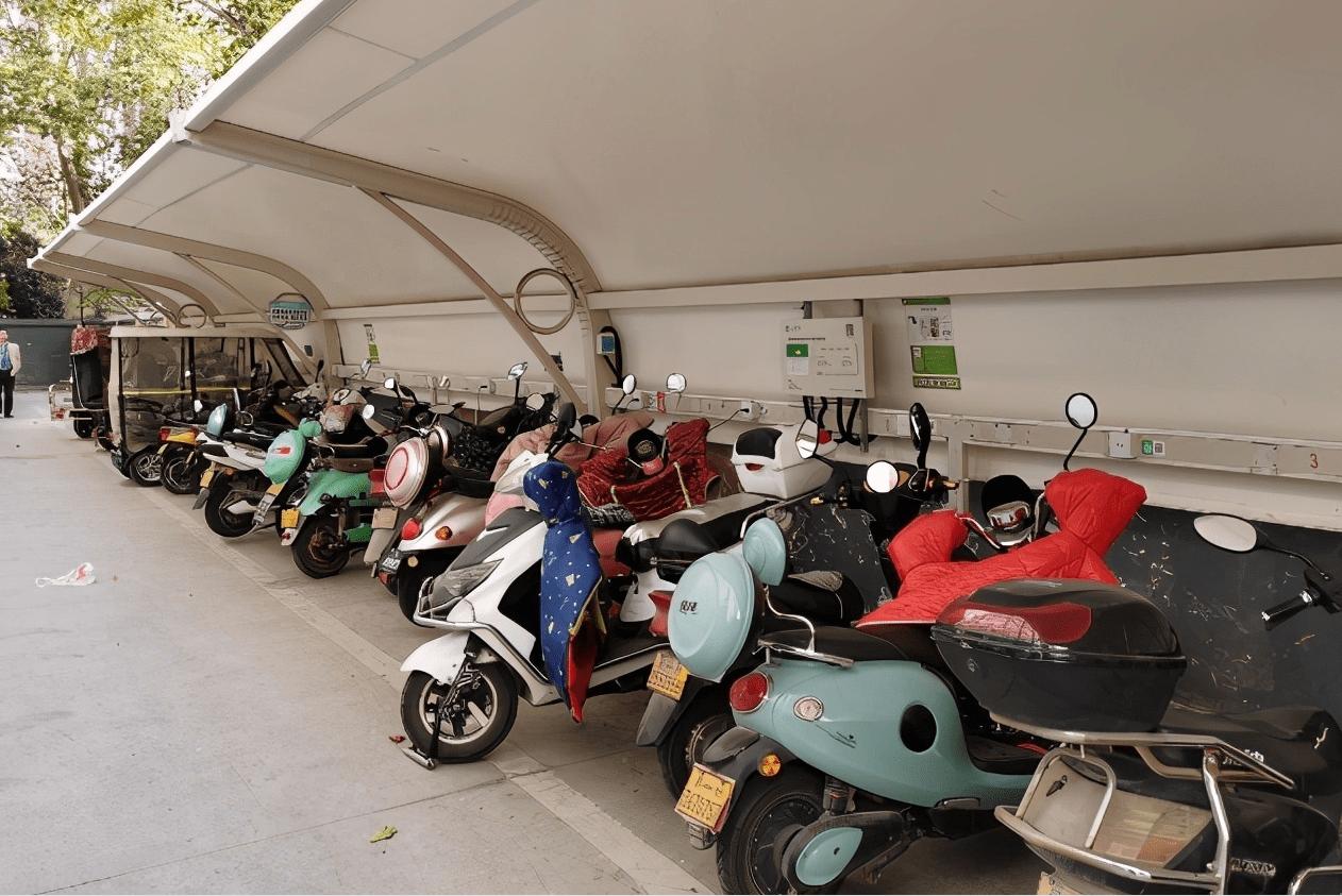 不知道电动车有没有充满还能充吗,电动车充满电多久不拔伤电池