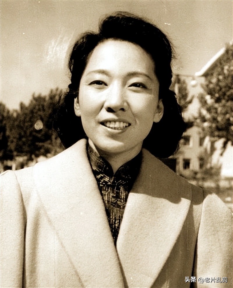 电影烈火中永生江姐的扮演者于蓝,江姐主演者于蓝年轻时的照片
