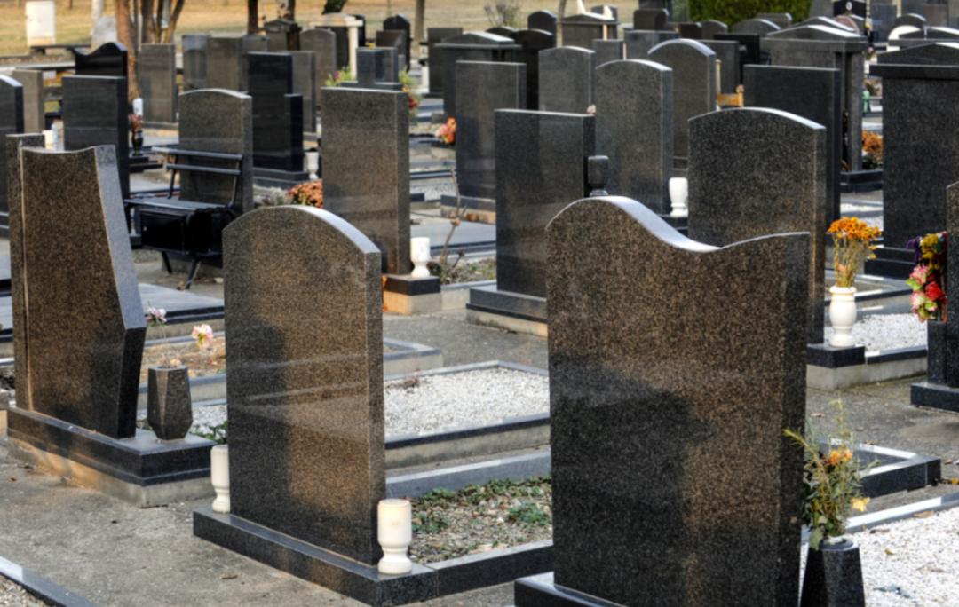 加拿大温哥华墓地,25年房价上涨