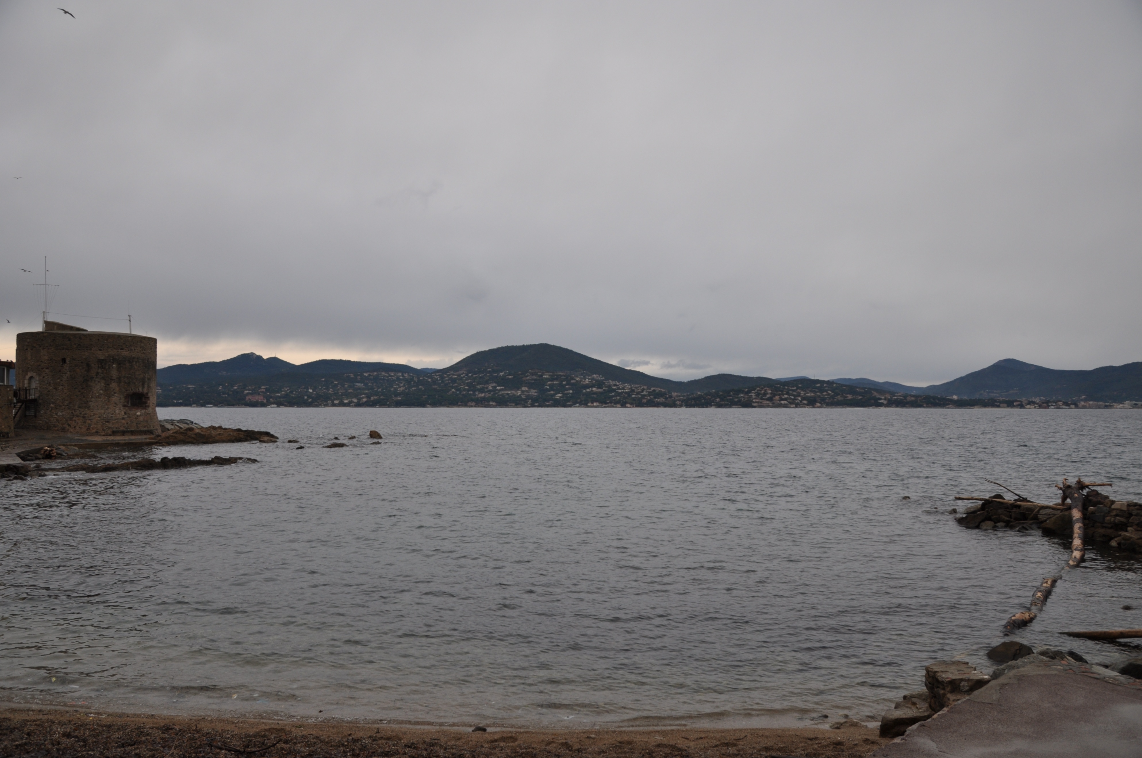 圣特罗佩蓝玛奇朵米色,圣特罗佩hermes