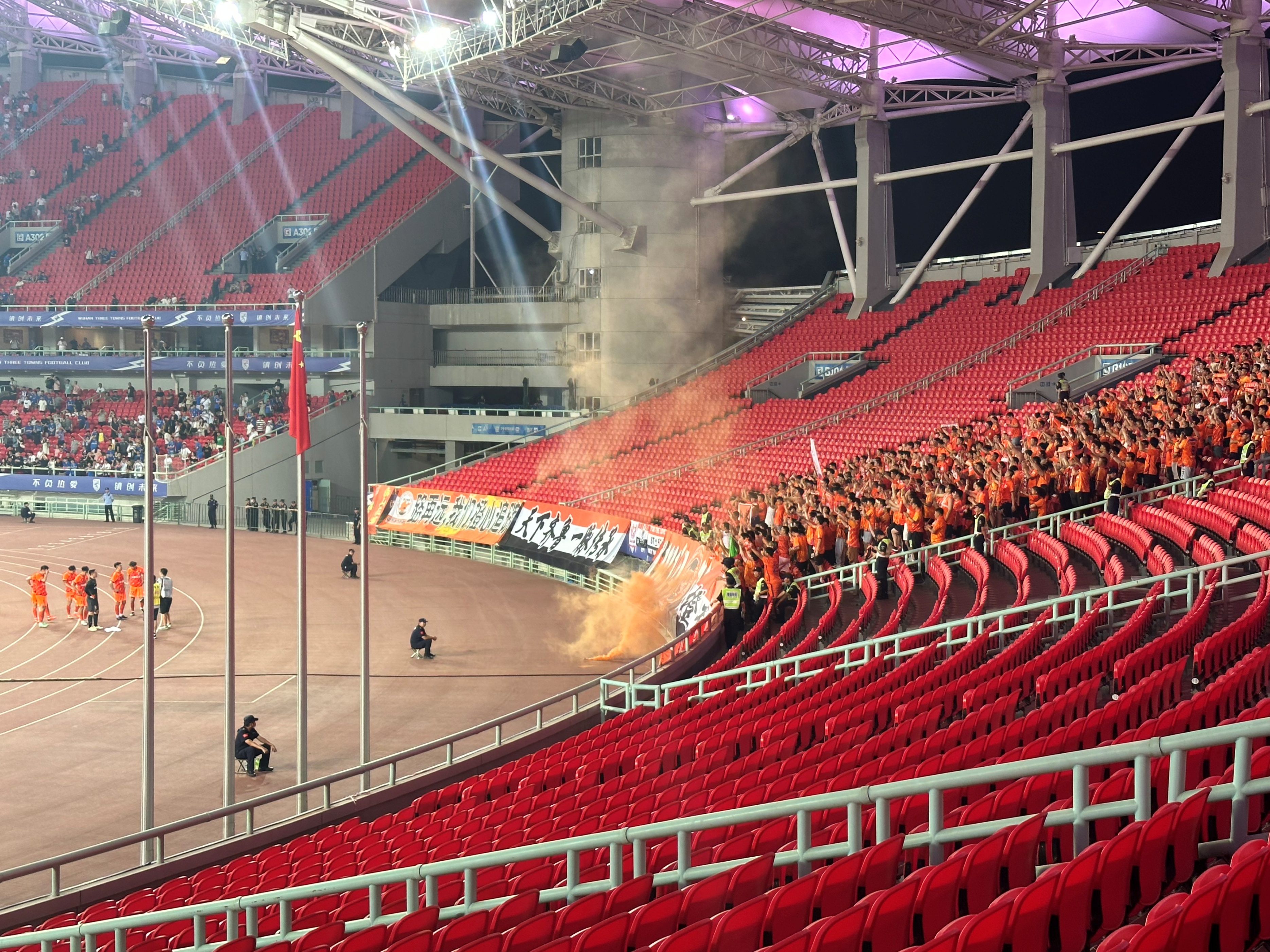 武汉三镇对山东鲁能的比赛,武汉光谷3比2山东鲁能