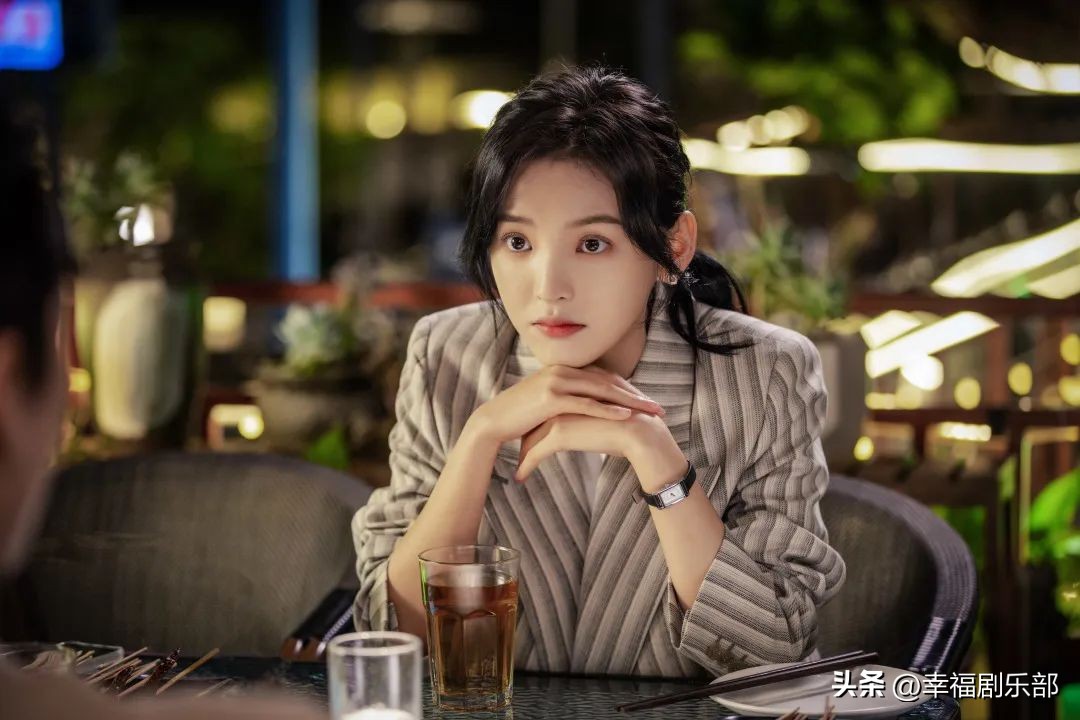 《照亮你》：烟火气中的逆行英雄，浪漫治愈的爱情童话