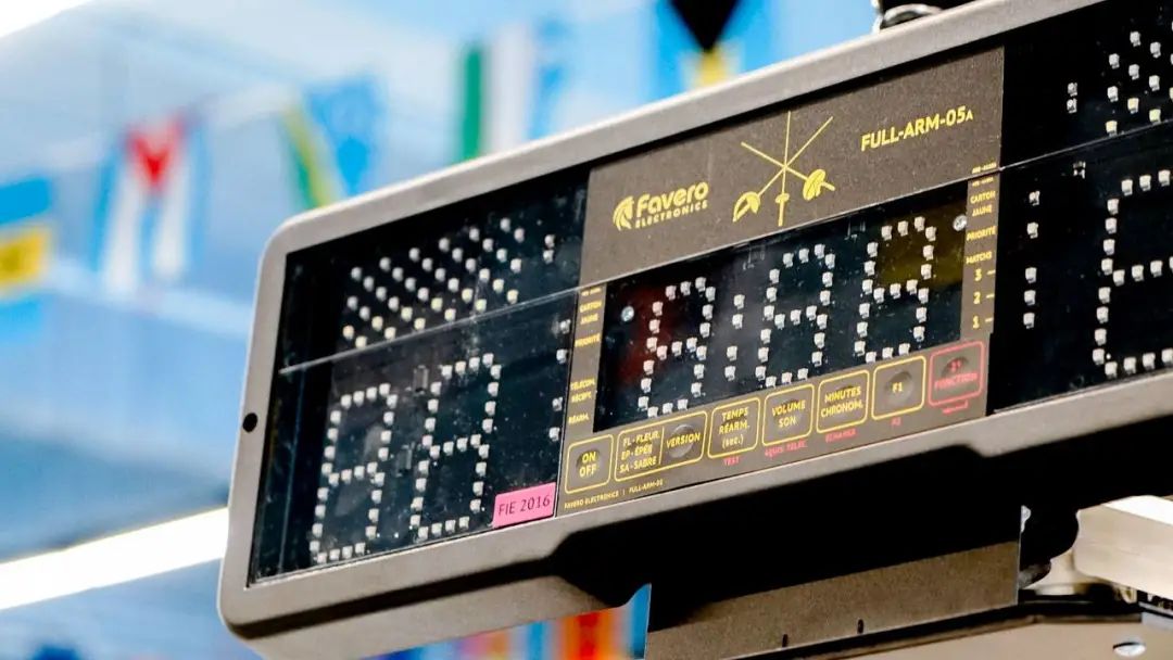 儿童击剑运动员下肢力量训练,少儿运动击剑