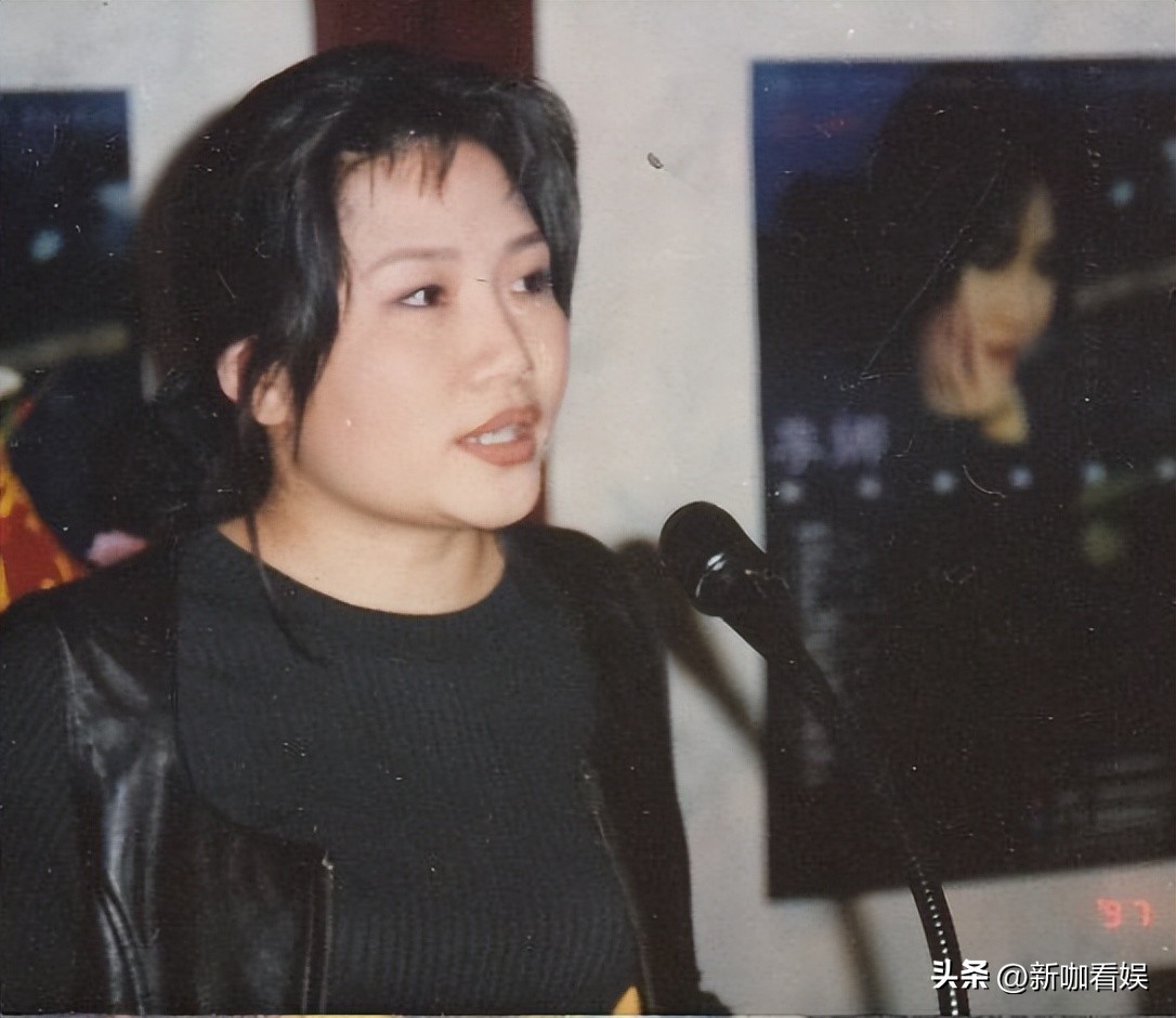 歌手李娜出家后还俗了吗,歌手李娜当年为什么出家