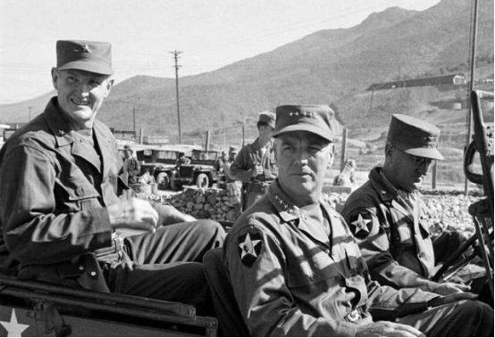 10万志愿军被包围，彭德怀心急如焚，毛主席一封电报直接转危为安