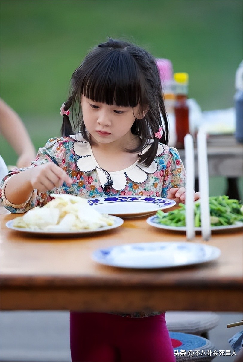 《爸哪》过去9年，萌娃发展各有不同，有运动员，也有钢琴王子