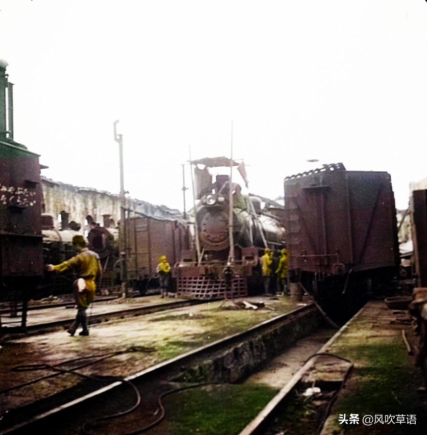 1938年，江苏徐州沦陷后的伪军、鬼子和穷苦的百姓