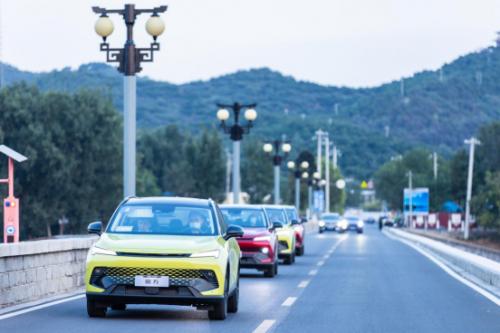 北汽魔方高速测评,北汽魔方全方位讲解