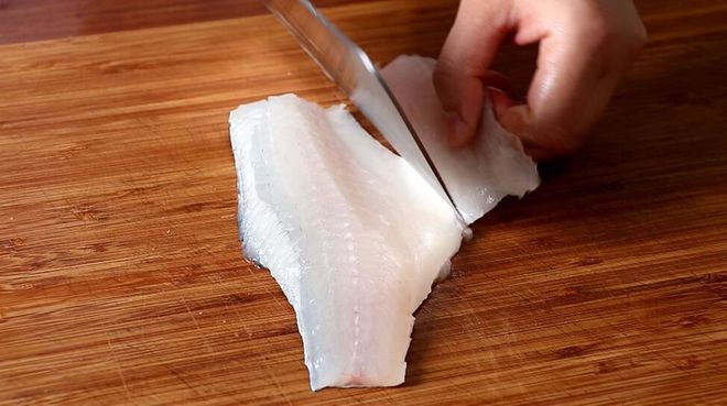 鲫鱼草鱼鳊鱼鲈鱼哪个刺少好吃,鲈鱼怎样做鱼不腥又好吃