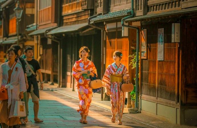 鍐鍒版棩鏈湅闆窛绔悍鎴愮殑闆浗,鍘绘棩鏈摢閲岃繎