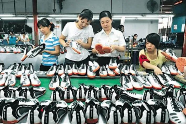 假球鞋和真球鞋对比,打假球鞋