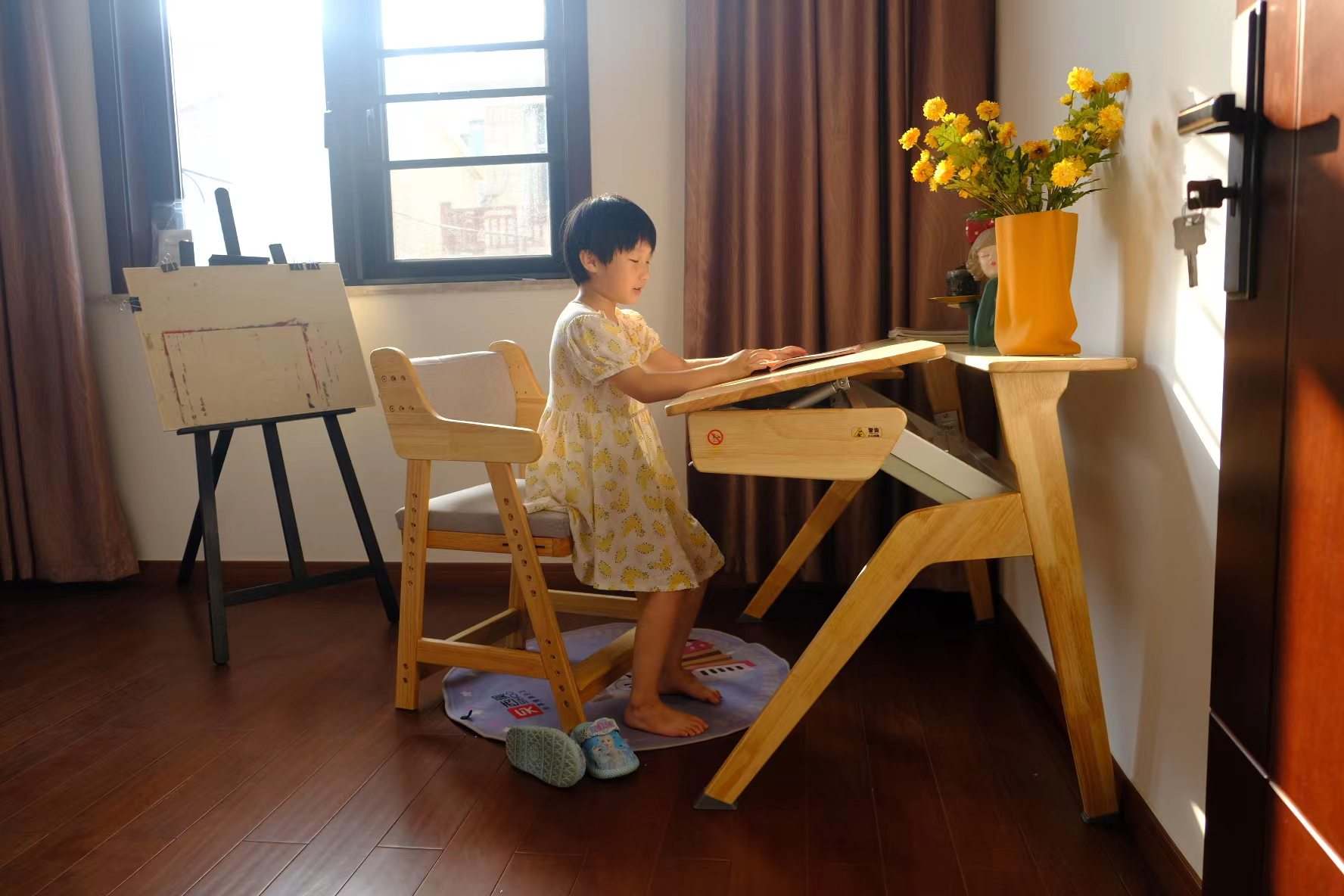 孩子实木学习桌椅怎么选,如何选择儿童学习桌椅