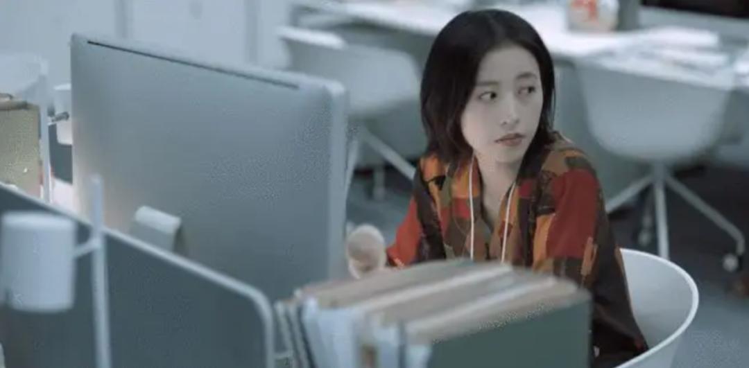 员工封闭式办公,开放式办公