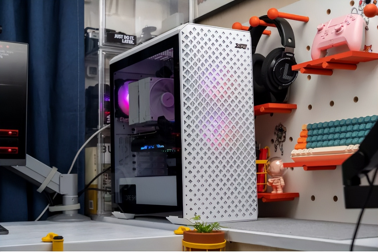 xpg白色机箱,xpg白色和金色