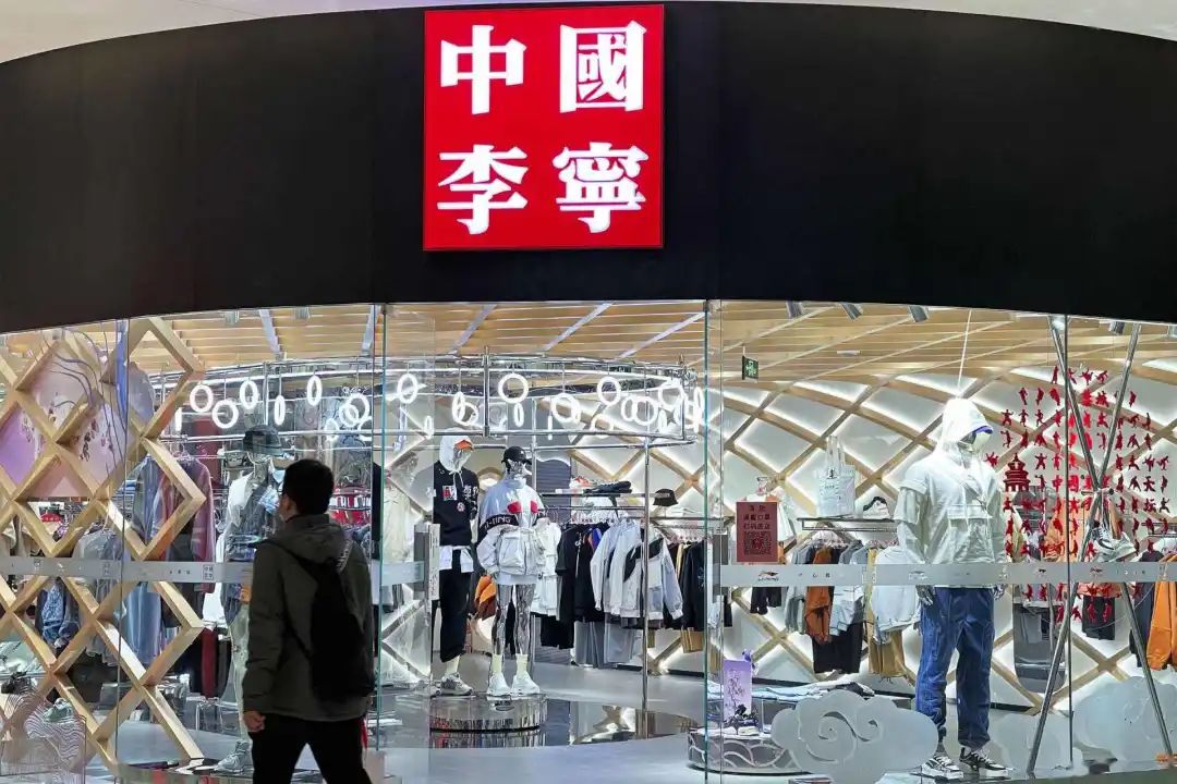 李宁翻车款式,李宁彻底翻车视频播放