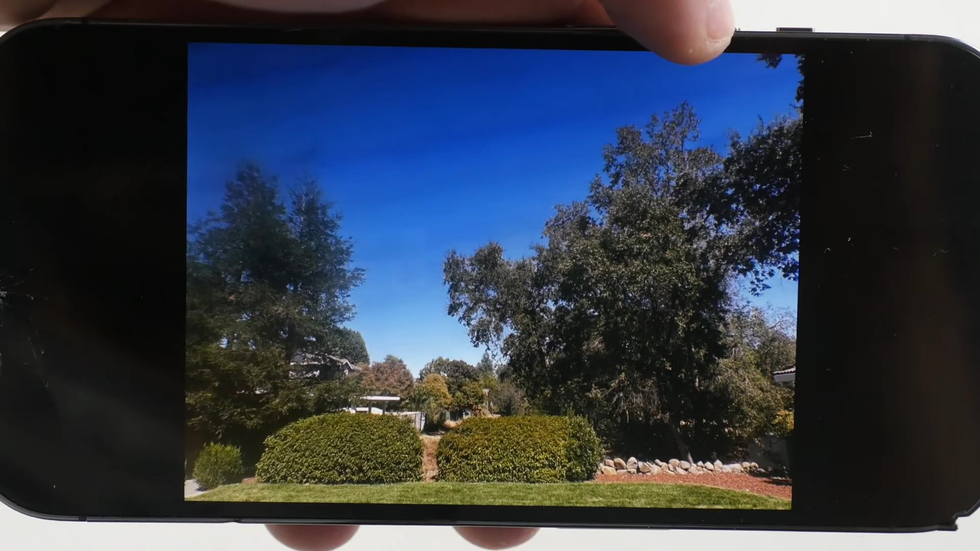 苹果14pro手机摄像头翻车普遍吗,iphone14pro摄像头玻璃有多强